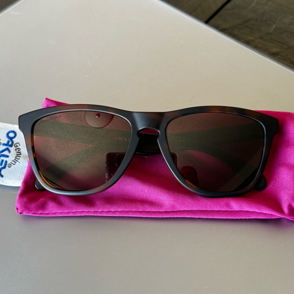 Oakley Frogskins